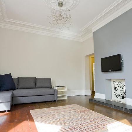 Large 2 Bedroom Apt - Near Beach - Free Parking Bournemouth Bagian luar foto