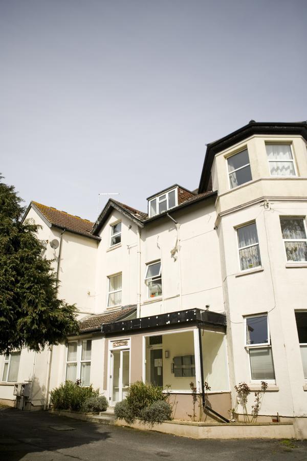 Large 2 Bedroom Apt - Near Beach - Free Parking Bournemouth Bagian luar foto