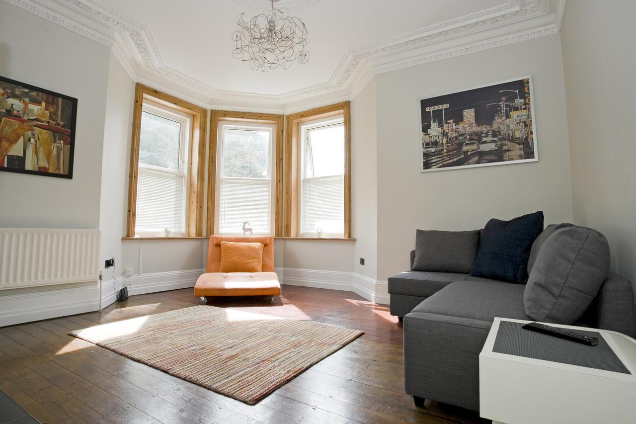 Large 2 Bedroom Apt - Near Beach - Free Parking Bournemouth Bagian luar foto