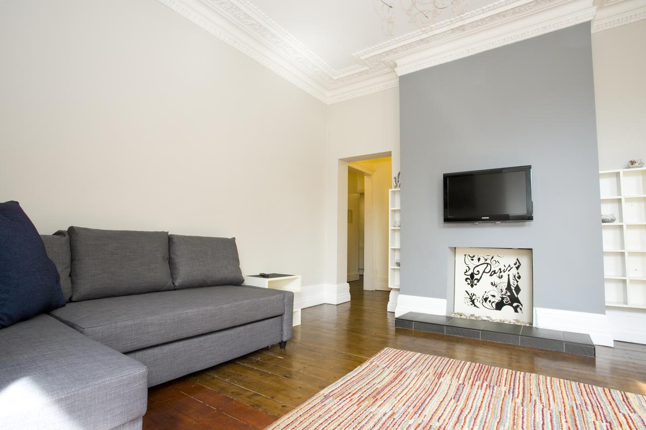Large 2 Bedroom Apt - Near Beach - Free Parking Bournemouth Bagian luar foto